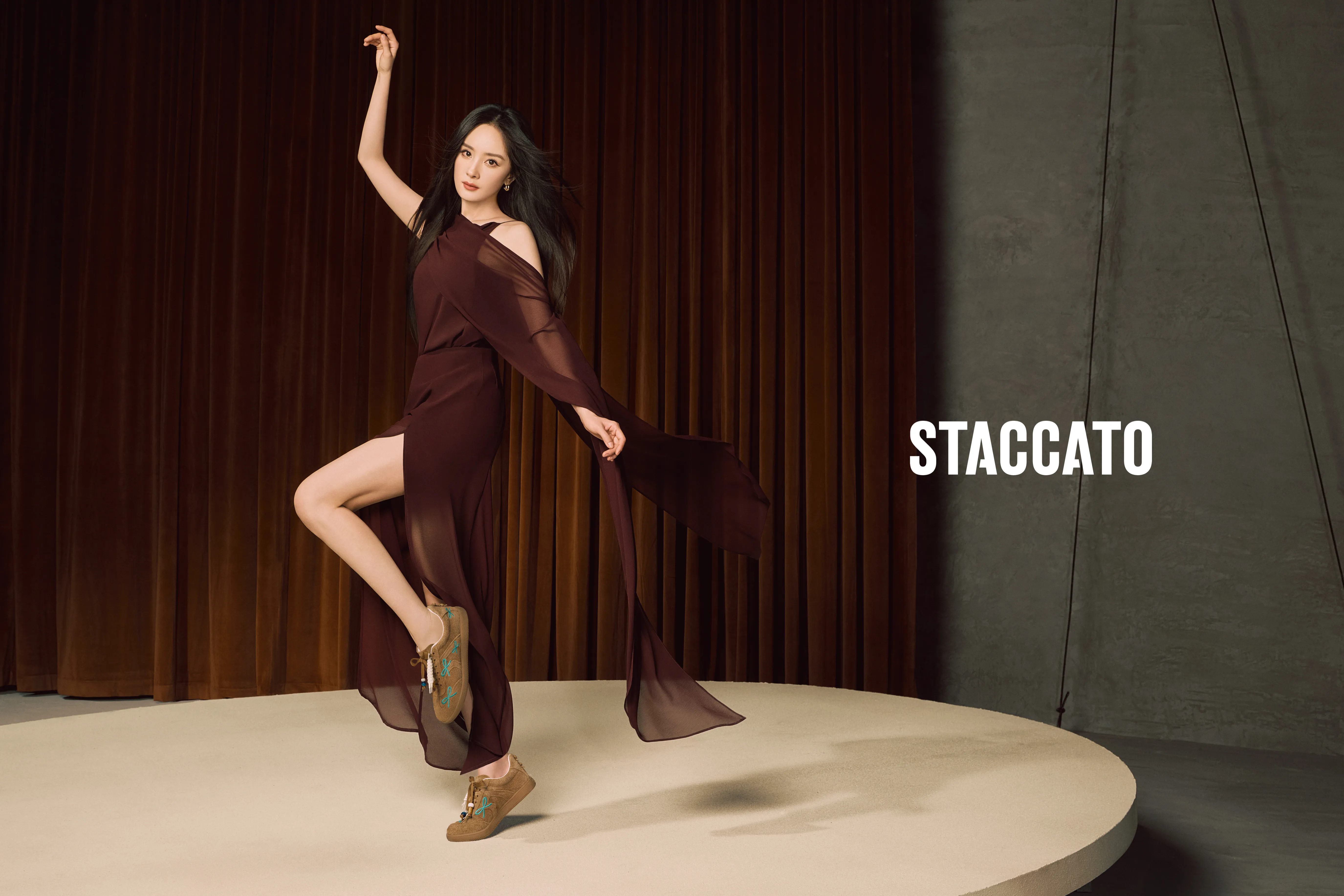 STACCATO FW25 CAMAPIGN WITH ACTRESS YANGMI