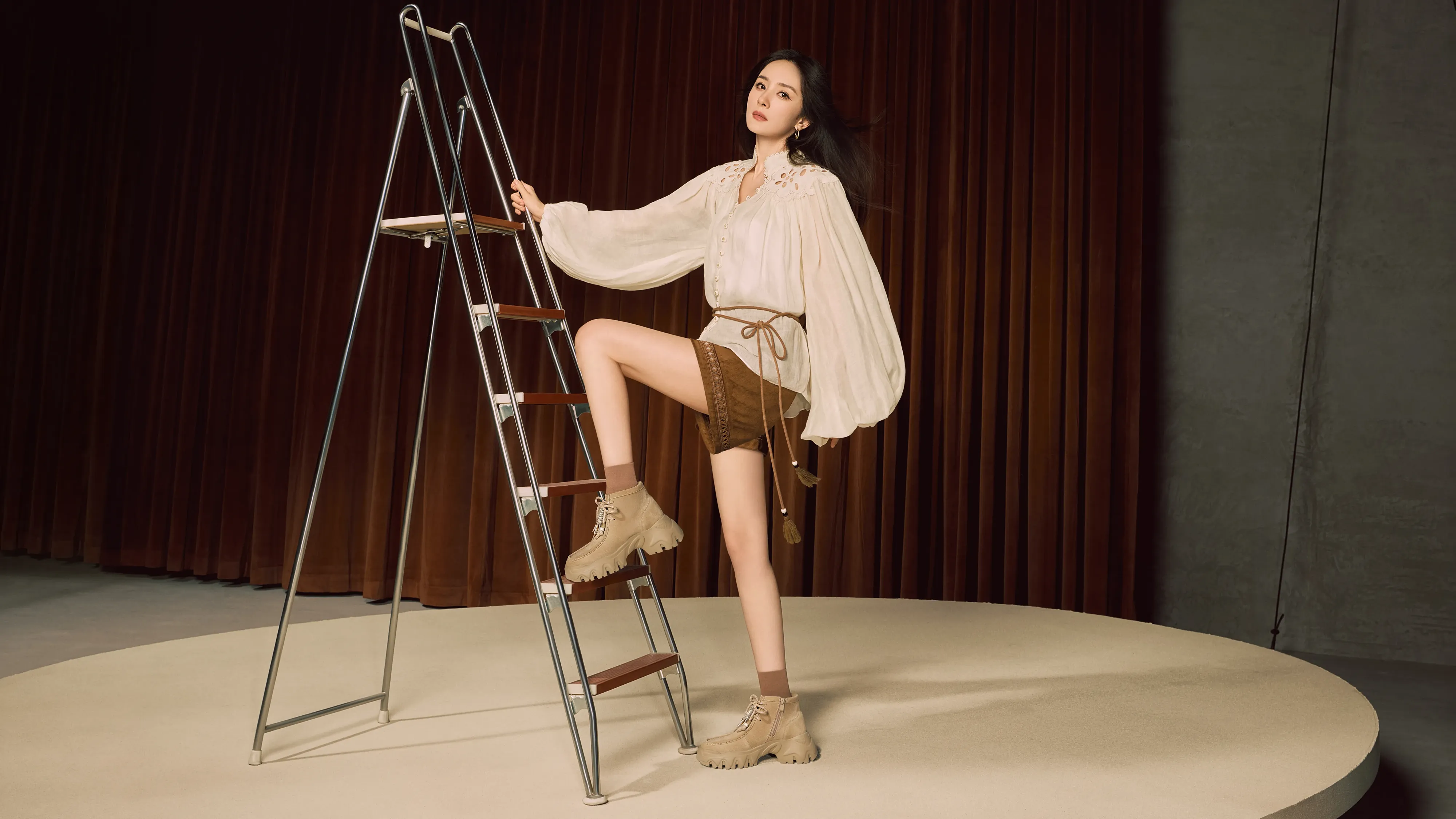 STACCATO FW25 CAMAPIGN WITH ACTRESS YANGMI